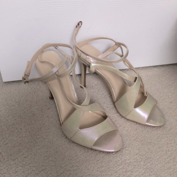 Nine West Gold Metallic Sandle - Picture 1 of 5